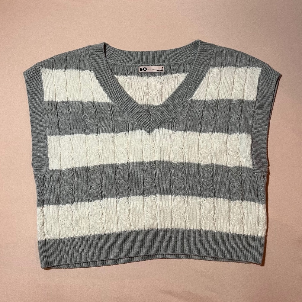 SO Cropped White & Grey Striped Cable Knit Sweater Vest